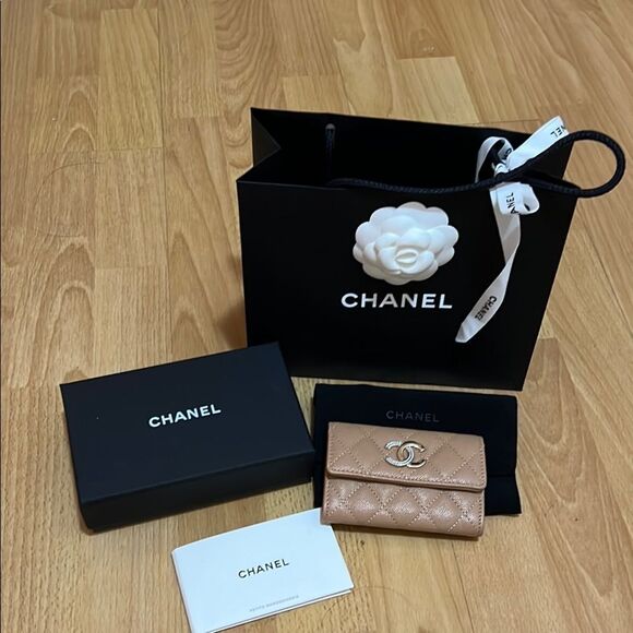 24 B Chanel flap card holder - Picture 1 of 11
